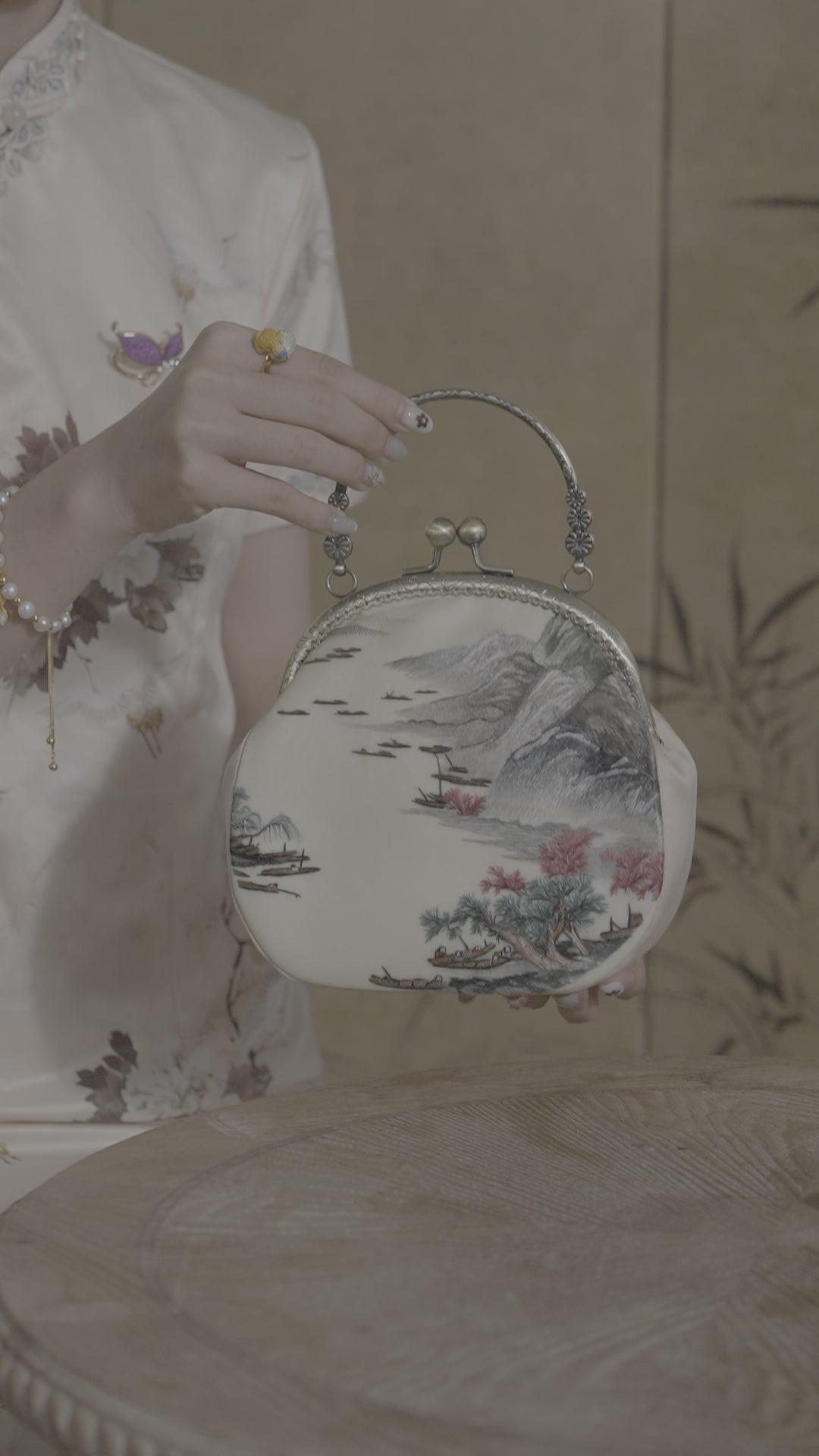 feitianxiuseSoochow Embroidery Luxury Tote & Crossbody Bag - Elegant Chinese Style Handbag for Women